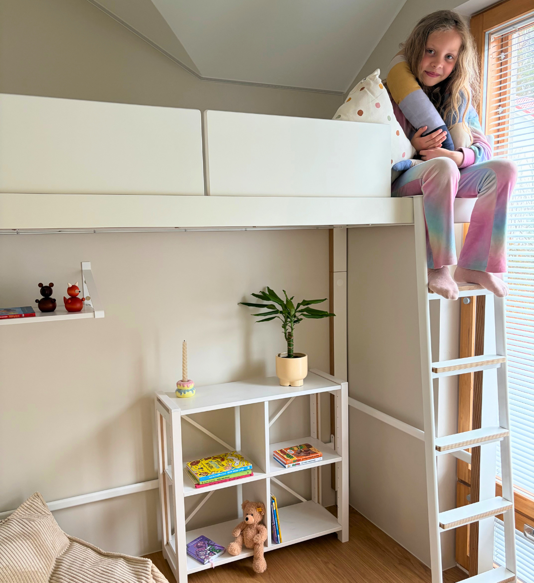 Lundia Lofty korkea parvisänky sisustuksessa